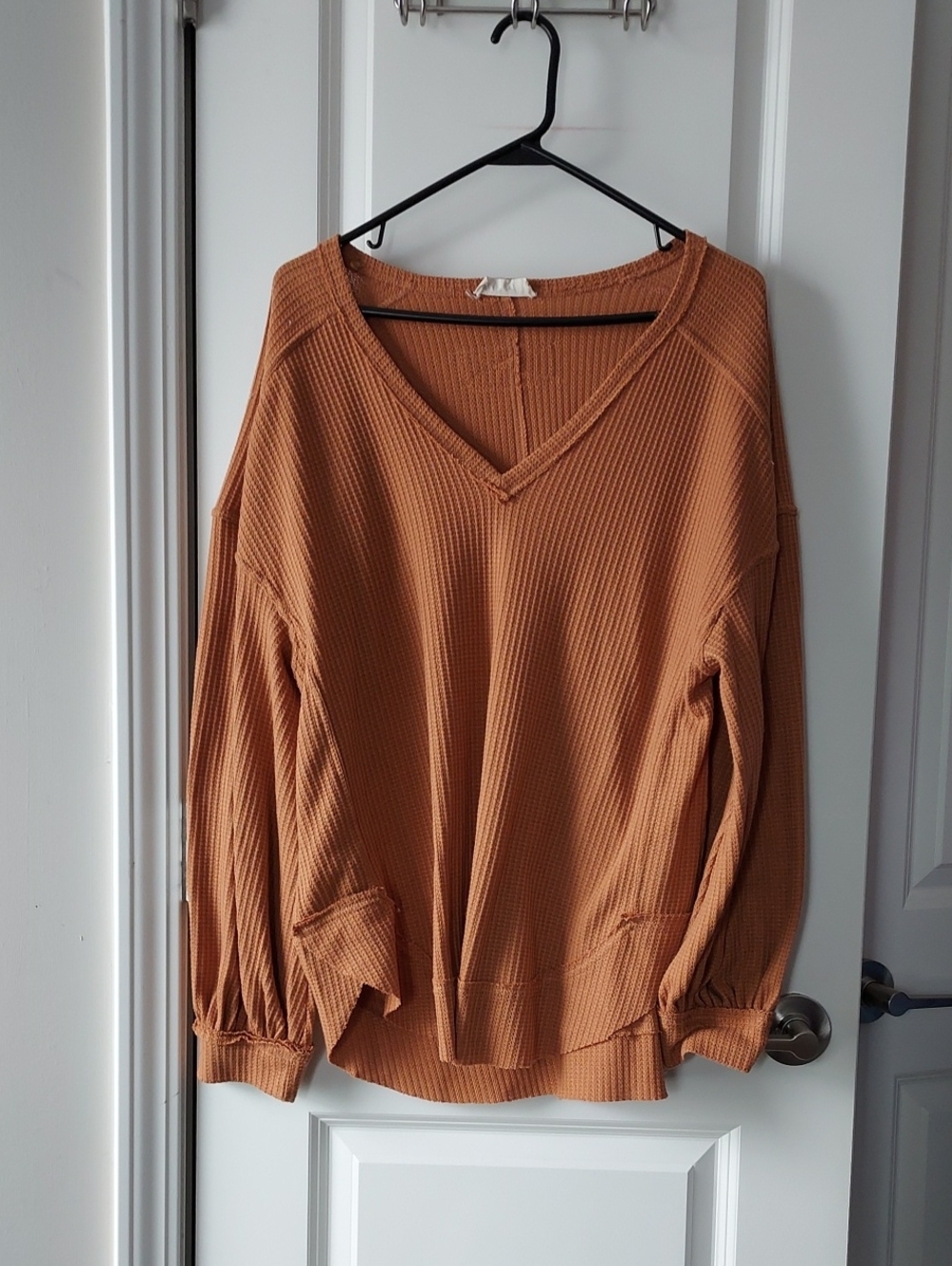 New In Waffle Knit V-Neck Pullover - Rust